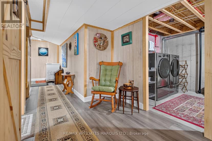 631 St Lawrence Street — photo 31 of 40