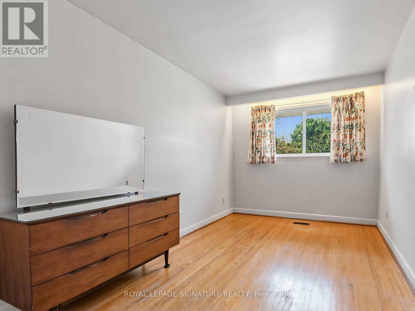 62 Dukinfield Crescent — photo 15 of 24