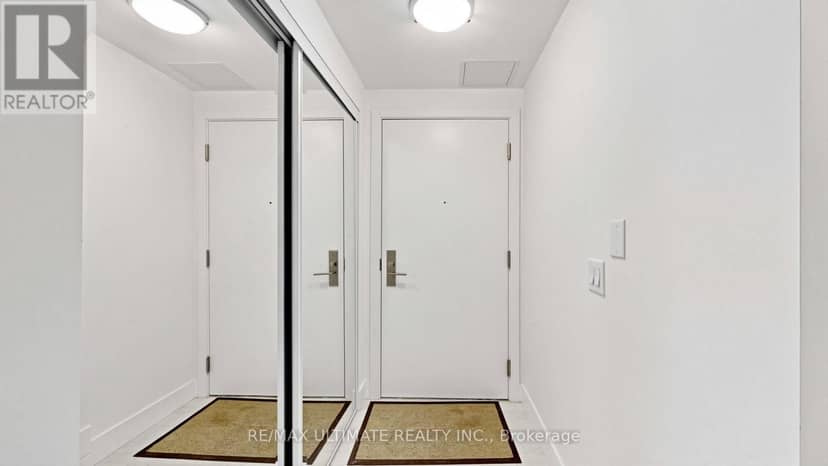 303 - 39 Sherbourne Street — photo 17 of 22