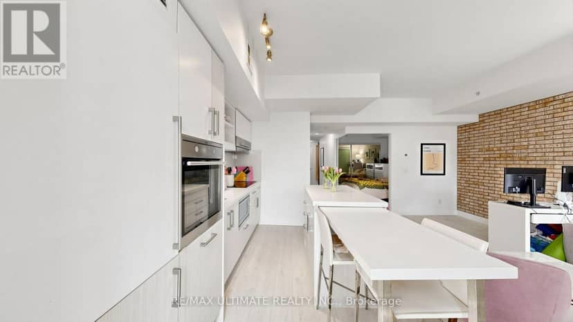 303 - 39 Sherbourne Street — photo 4 of 22