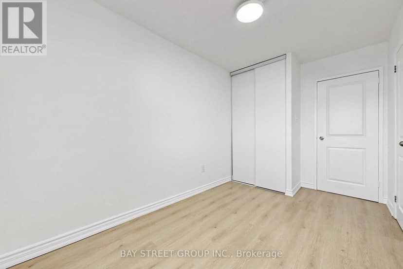 302 - 55 Sunny Glenway — photo 18 of 39
