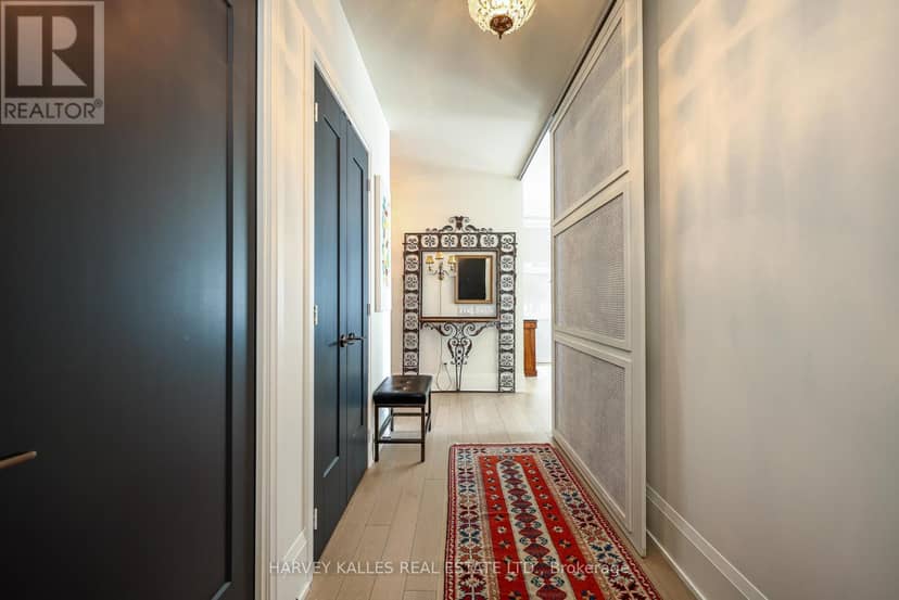 2407 - 101 Erskine Avenue — photo 3 of 40