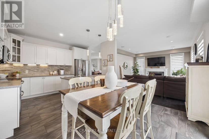 27 Elmer Adams Drive — photo 8 of 18