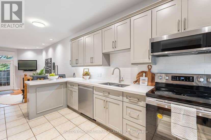 37 Kingsbridge Circle — photo 13 of 40