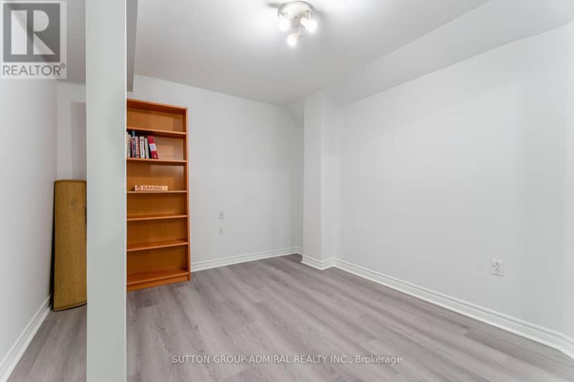 37 Kingsbridge Circle — photo 33 of 40