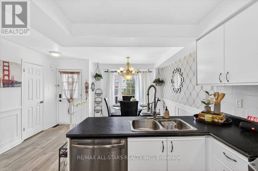 3 - 119 Spring Road — photo 11 of 40
