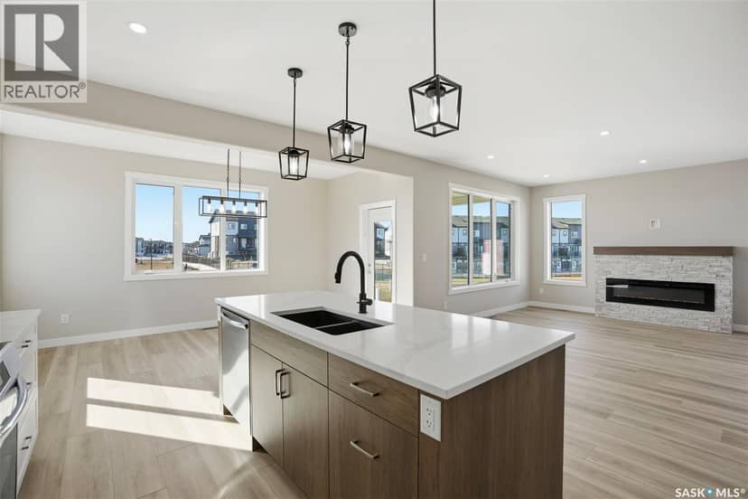 435 Sharma CRESCENT — photo 11 of 40