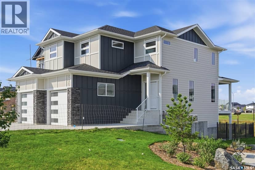 435 Sharma CRESCENT — photo 3 of 40