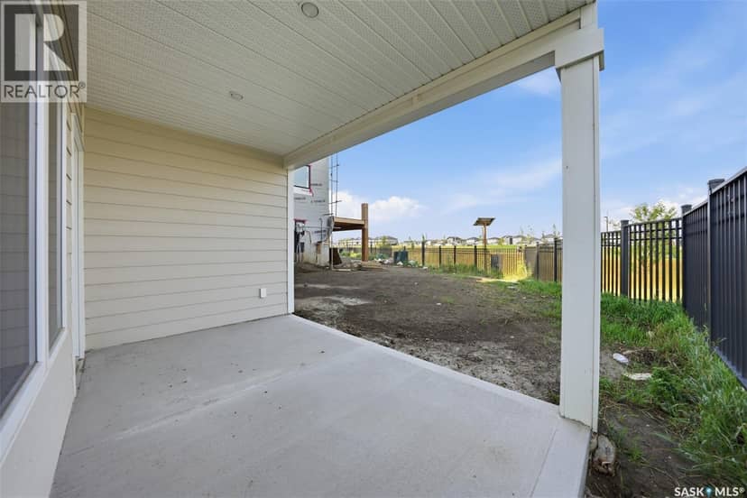 435 Sharma CRESCENT — photo 32 of 40