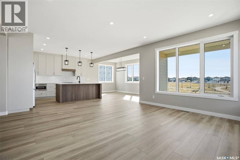 435 Sharma CRESCENT — photo 5 of 40