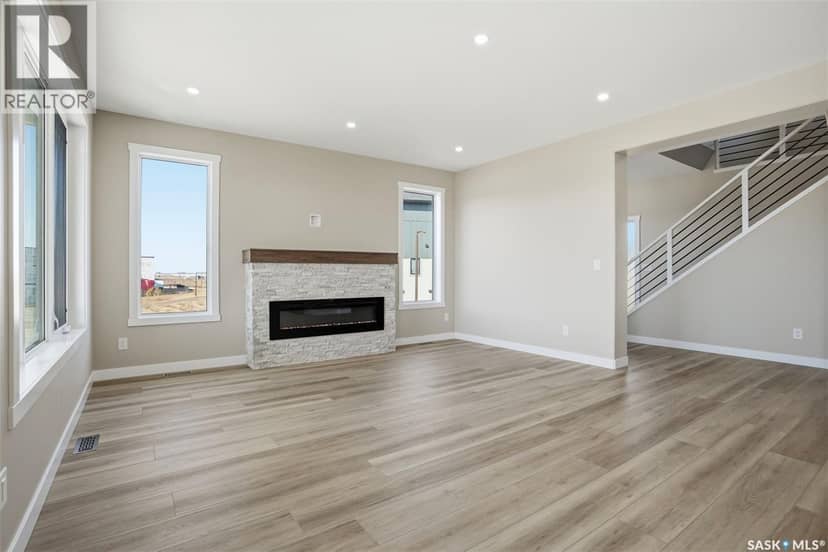 435 Sharma CRESCENT — photo 6 of 40