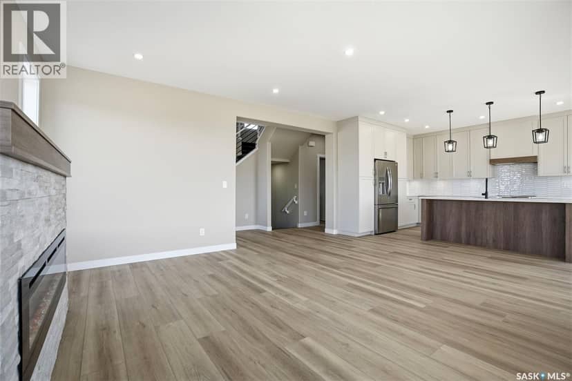 435 Sharma CRESCENT — photo 7 of 40