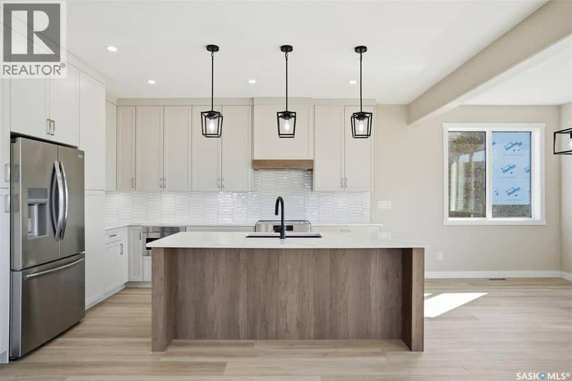 435 Sharma CRESCENT — photo 9 of 40