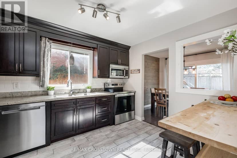 63 Oakridge Drive — photo 10 of 40
