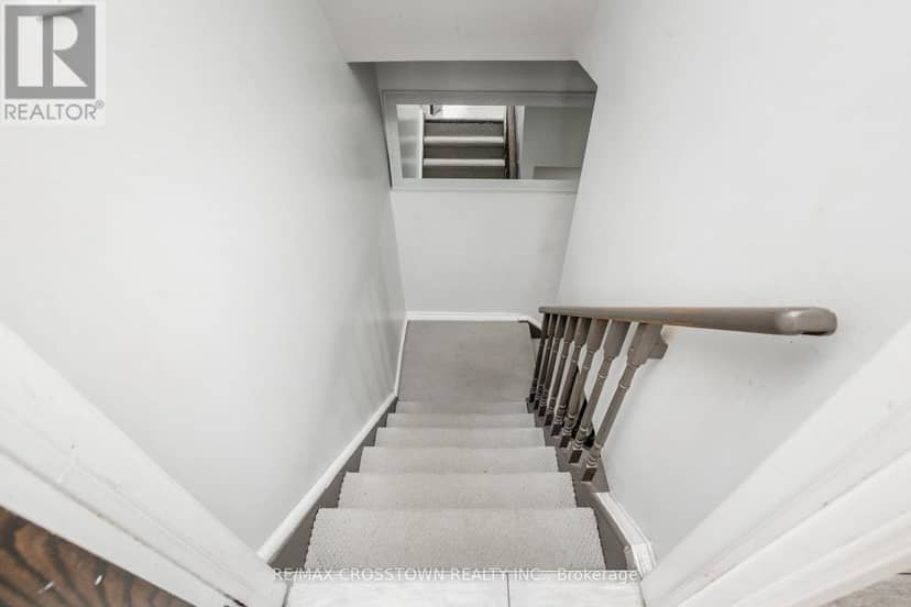 63 Oakridge Drive — photo 33 of 40
