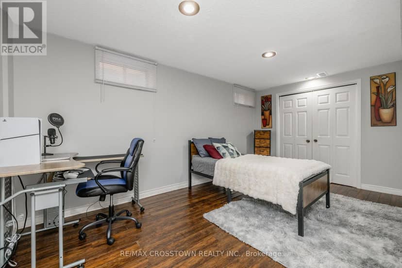 63 Oakridge Drive — photo 37 of 40