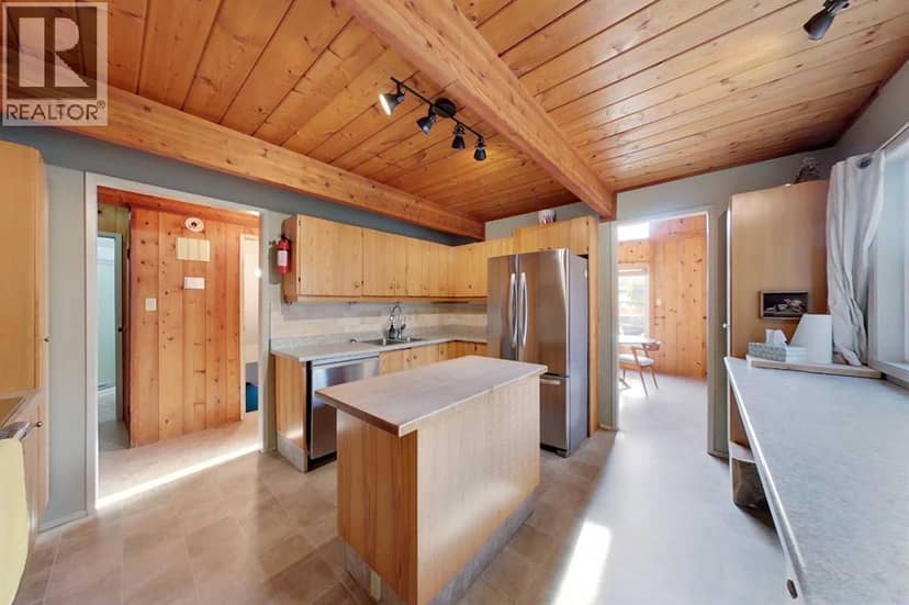 1104 10 Street SE, Slave Lake, photo 4