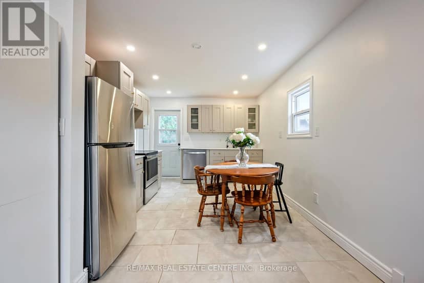 121 Proton Street N, Southgate, photo 8