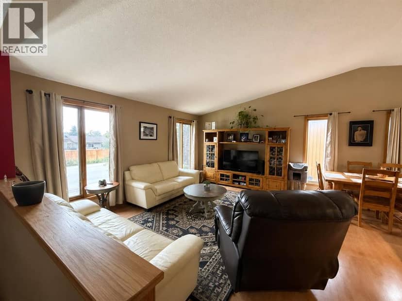 903 10 Avenue, High River, photo 3