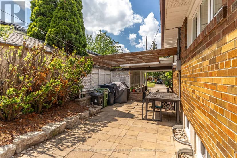 5 Hallow Crescent, Toronto, photo 3