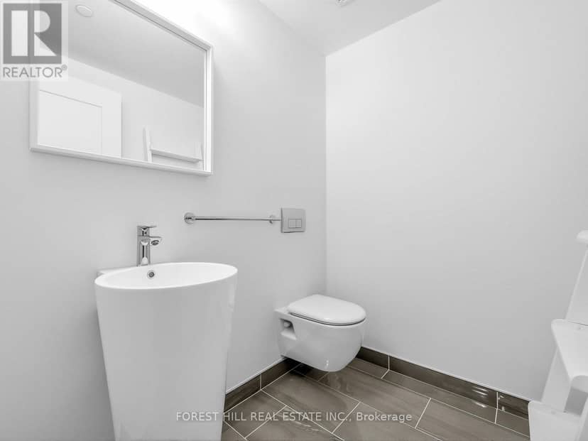513 - 6 Jackes Avenue — photo 3 of 40
