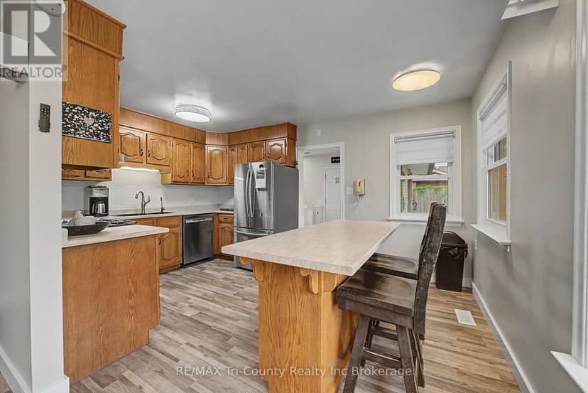 34 Albert Street — photo 14 of 40
