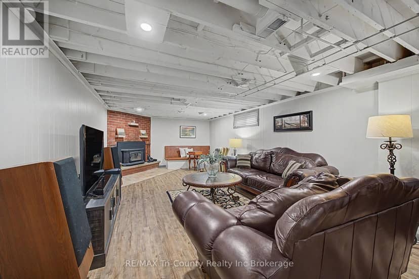 34 Albert Street — photo 33 of 40