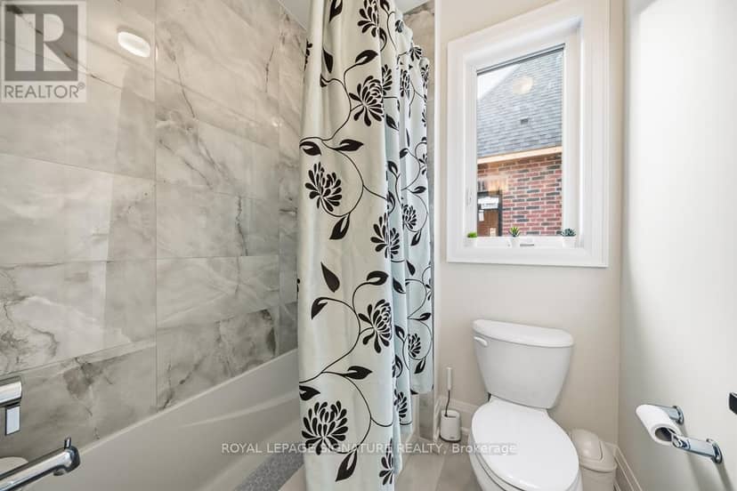 16 Gianvito Crescent — photo 26 of 36