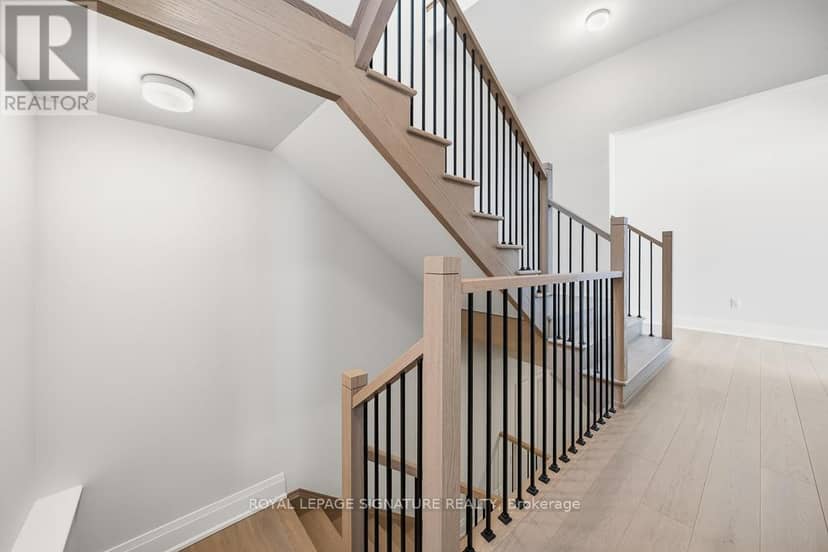 16 Gianvito Crescent — photo 32 of 36