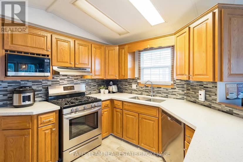3 St James Place — photo 7 of 40