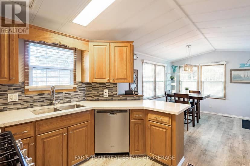3 St James Place — photo 9 of 40