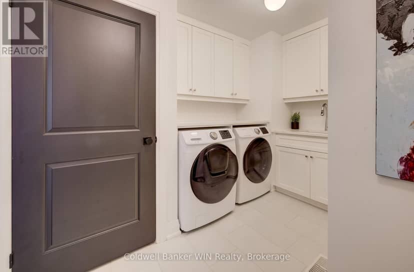 420 Wellington Street E — photo 32 of 40