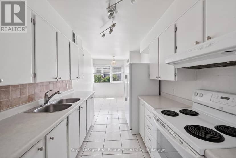 901 - 1580 Mississauga Valley Boulevard — photo 7 of 23