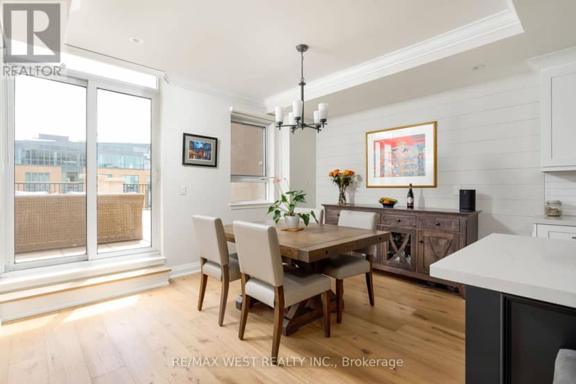 905 - 399 Elizabeth Street — photo 16 of 40