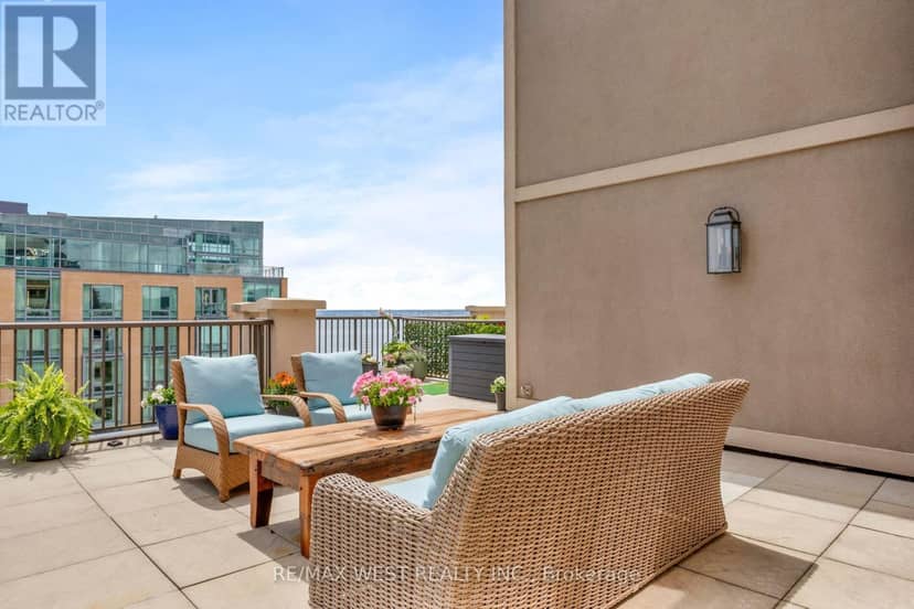 905 - 399 Elizabeth Street — photo 18 of 40