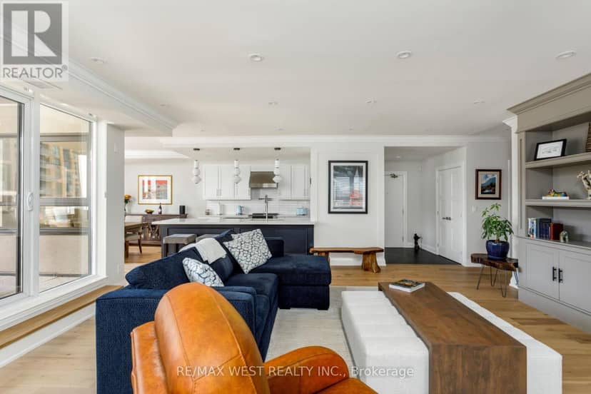 905 - 399 Elizabeth Street — photo 5 of 40