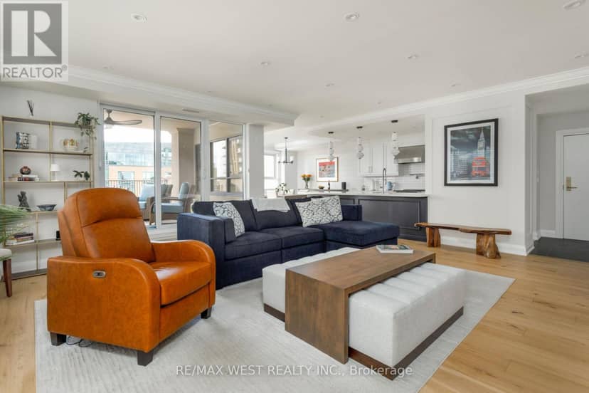 905 - 399 Elizabeth Street — photo 9 of 40