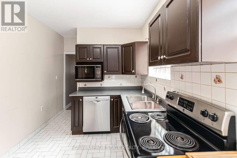 75 Kensington Avenue N — photo 20 of 40