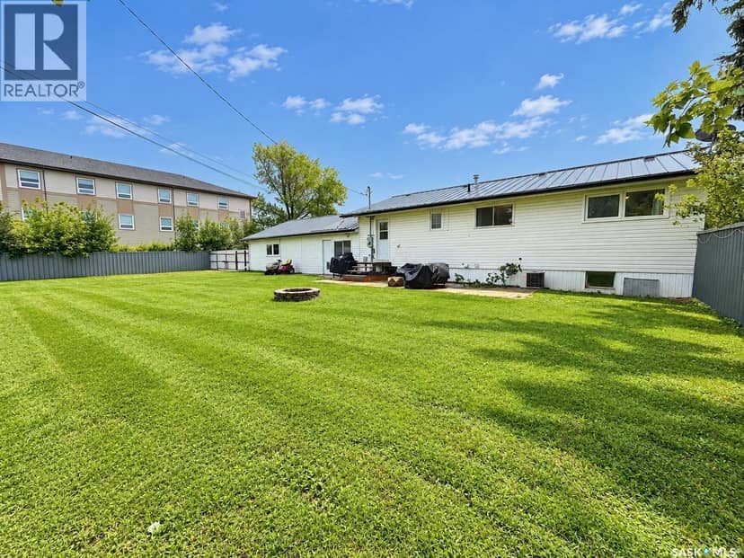 110 Wright ROAD, Moosomin, photo 2