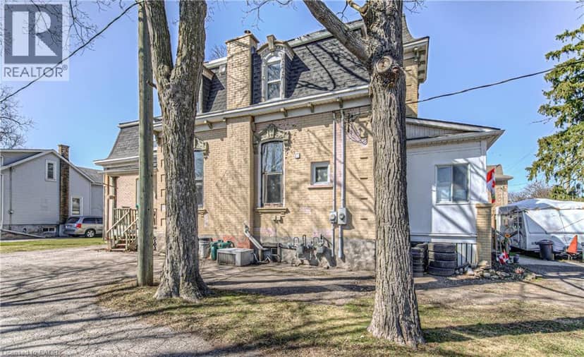 156 GRAND Avenue S, Cambridge, photo 3