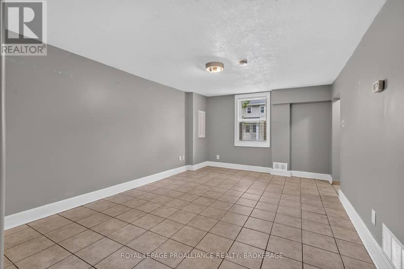 196 York Street — photo 4 of 23