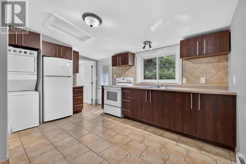 196 York Street — photo 5 of 23