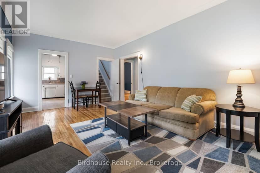 60 Wellington Street — photo 7 of 38