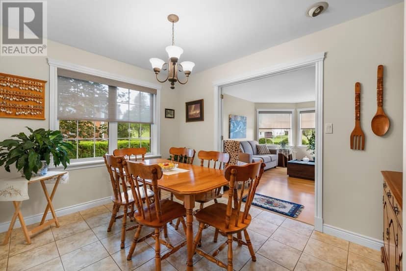 15 OAKLAND Drive — photo 22 of 40
