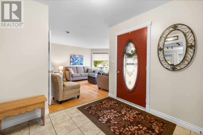 15 OAKLAND Drive — photo 20 of 40