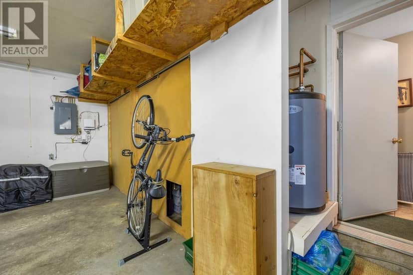 15 OAKLAND Drive — photo 35 of 40