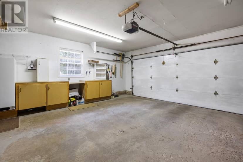 15 OAKLAND Drive — photo 34 of 40