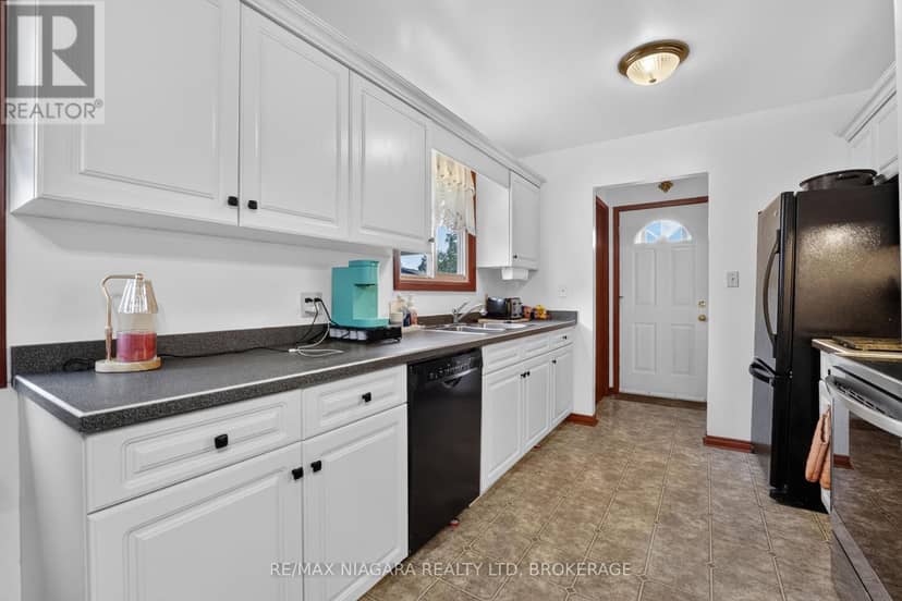 6231 Johnson Drive — photo 7 of 40