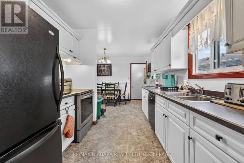 6231 Johnson Drive — photo 9 of 40