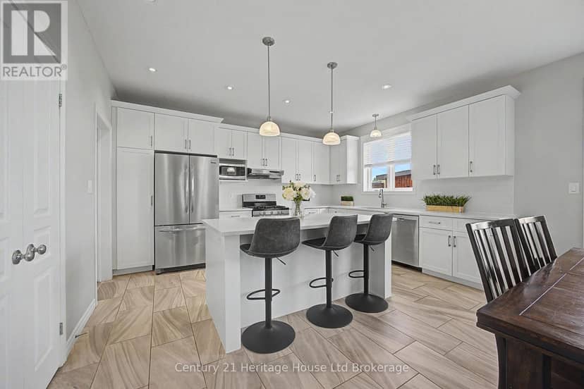 91 Boyd Boulevard — photo 13 of 40